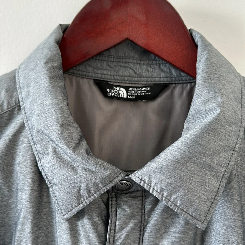 North Face Gray Lightweight  Snap Button Closure Jacket Size Medium